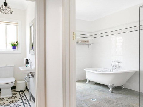 Ballogie Lodge - A Quality, Timeless Retreat - Go Out 1