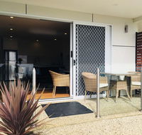 Balmoral Apartment Binalong Bay - Go Out