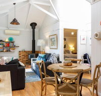 Bandalong Cottages - Pubs and Clubs