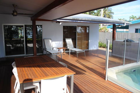 Banfields Retreat - Pubs and Clubs 3