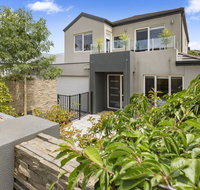 BANGALOW - MORNINGTON - Pubs and Clubs