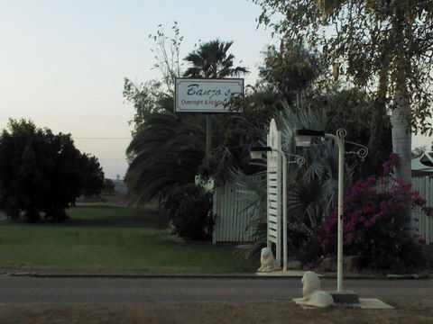 Banjos Overnight And Holiday Units - Pubs and Clubs 1