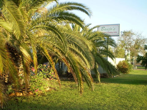 Banjos Overnight And Holiday Units - Pubs and Clubs 0