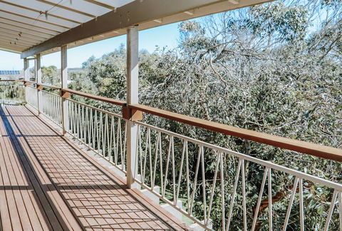 Banksia Beach House - Pubs and Clubs 0