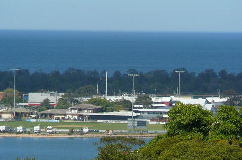 Banksia Waters - Pubs and Clubs 0