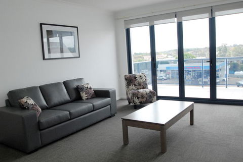 Banna Suites Apartments - Pubs and Clubs 3