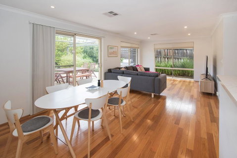 Barefoot Bungalow - Go Out 3