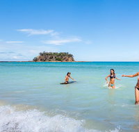 Barlings Beach Holiday Park - Pubs and Clubs