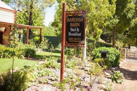 Barossa Barn Bed And Breakfast - Pubs and Clubs 1