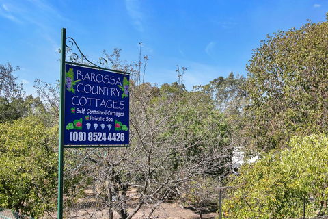 Barossa Country Cottages - Pubs and Clubs 0