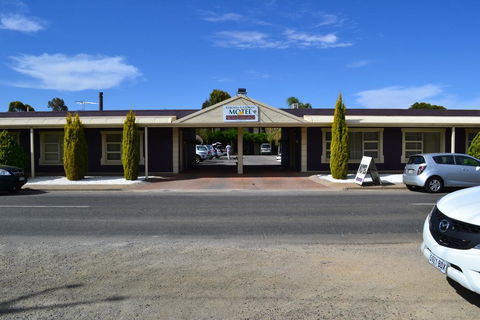 Barossa Gateway Motel - Pubs and Clubs 0