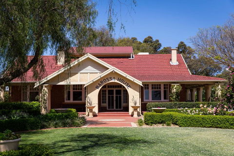Barossa House - Pubs and Clubs 0