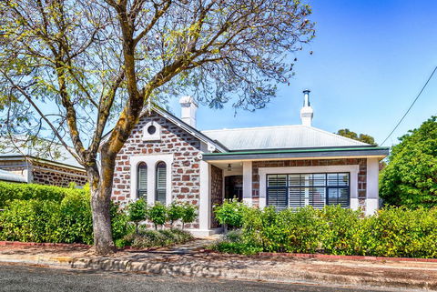 Barossa Valley View Guesthouse - Pubs and Clubs 0
