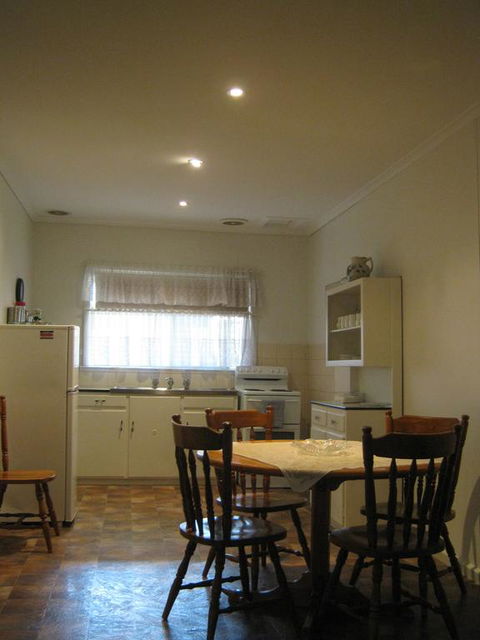 Basedow Units Tanunda - Pubs and Clubs 1