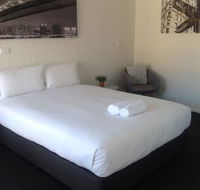 Bass and Flinders Motor Inn - Pubs and Clubs