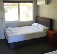 Bateau Bay Hotel - Pubs and Clubs