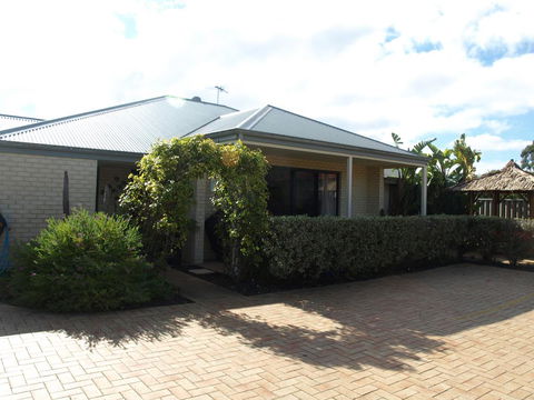 Baudins Of Busselton Bed And Breakfast - Go Out 3