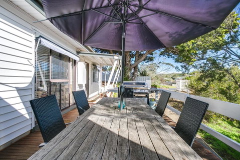 Bay Cottage - Pubs and Clubs 1