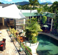 Bay Village Tropical Retreat  Apartments - Pubs and Clubs