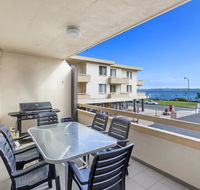 Bay Village Unit 4/47 Shoal Bay Road - Pubs and Clubs