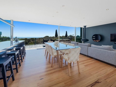 Bay Vista - Amazing Bay Views With The Beach At Your Doorstop! - Go Out 1