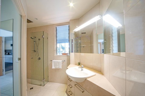 Baybliss Apartments 2 Bedroom WiFi - Go Out 3