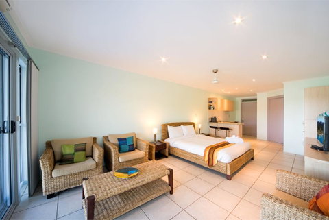 Baybliss Apartments Studio 2 - Go Out 1