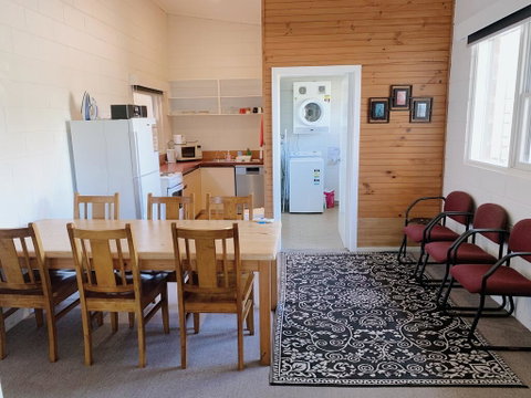 Bayplay Cottage And Portsea Apartments - Go Out 1