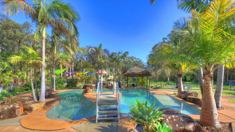 Bays Holiday Park - Go Out 1