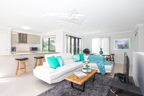 Beach Breeze Holiday House - Go Out 0
