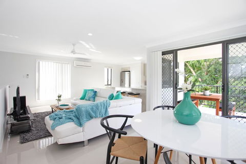 Beach Breeze Holiday House - Go Out 3