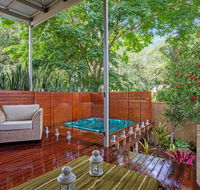 Beach Cottage on Cassia Avenue Central Coolum Beach - Pubs and Clubs