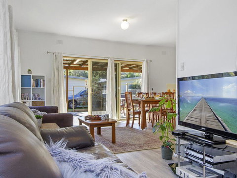 Beach Escape @ Currarong - Basic Family Accommodation - Go Out 0