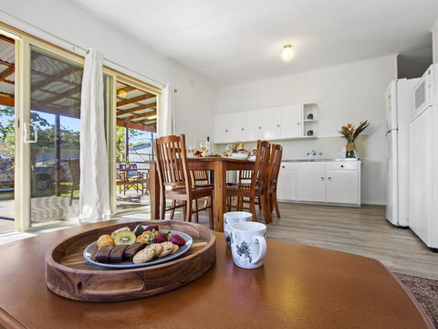 Beach Escape @ Currarong - Basic Family Accommodation - Go Out 2