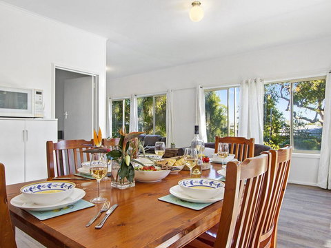 Beach Escape @ Currarong - Basic Family Accommodation - Go Out 1