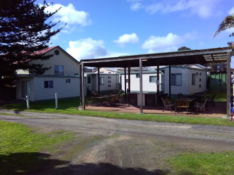 Beach Haven Caravan Park - Pubs and Clubs 2