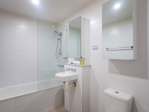 Beach House 7' 26 One Mile Close - Air Conditioned, Wifi, Foxtel, Linen - Go Out 3