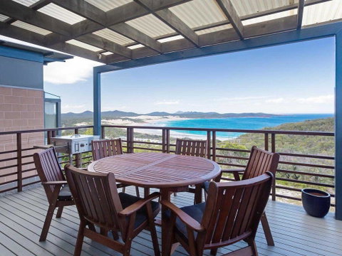 Beach House 7' 26 One Mile Close - Air Conditioned, Wifi, Foxtel, Linen - Go Out 0