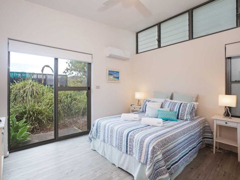 Beach House 7' 26 One Mile Close - Air Conditioned, Wifi, Foxtel, Linen - Go Out 2