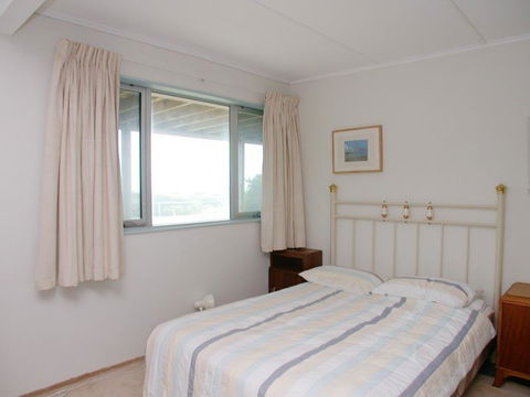 Beach House At Silver Sands - Pubs and Clubs 1