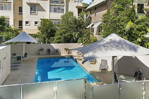 Beach House On Hastings - Beach Houses 22 Hastings St - Pubs and Clubs 3