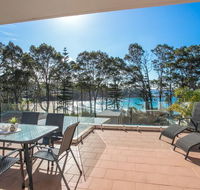 Beach side holiday apartment - Pubs and Clubs