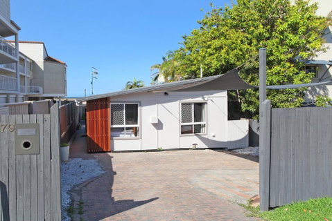 BEACH, SHOPS & FABULOUS VACATION HOME! - Pubs and Clubs 1