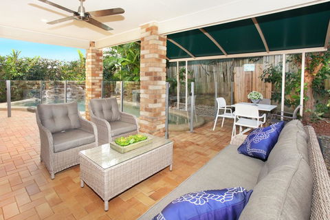 BEACHED @ COOLUM, Pet Friendly, WIFI, Linen Supplied - Pubs and Clubs 3