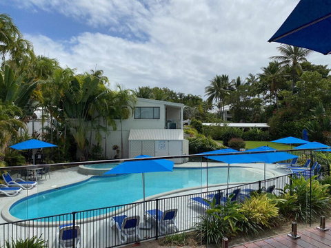 Beachfront At Terraces - Pubs and Clubs 1