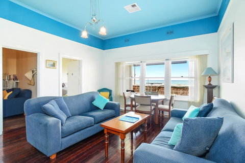 Beachfront Buena Vista - PetFriendly - Pubs and Clubs 2