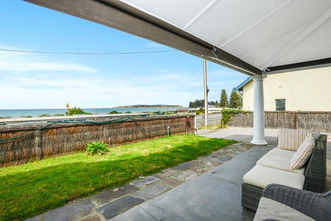 Beachfront Buena Vista - PetFriendly - Pubs and Clubs 0