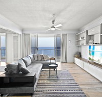Beachfront Luxury 3 bedroom in the heart of Surfers Paradise - Ocean views plus indoor/outdoor pool - Pubs and Clubs