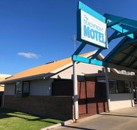 Beachfront Motel - Pubs and Clubs