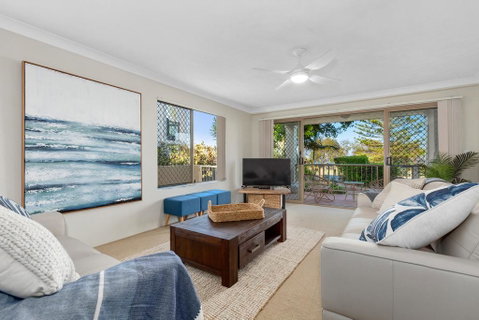 Beachfront On Marine - Go Out 3
